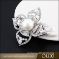 18K Rhodium Plated Cooper Alloy White Pearl Rhinestine Four Leaf Clover Lucky Scarf Clip Brooch